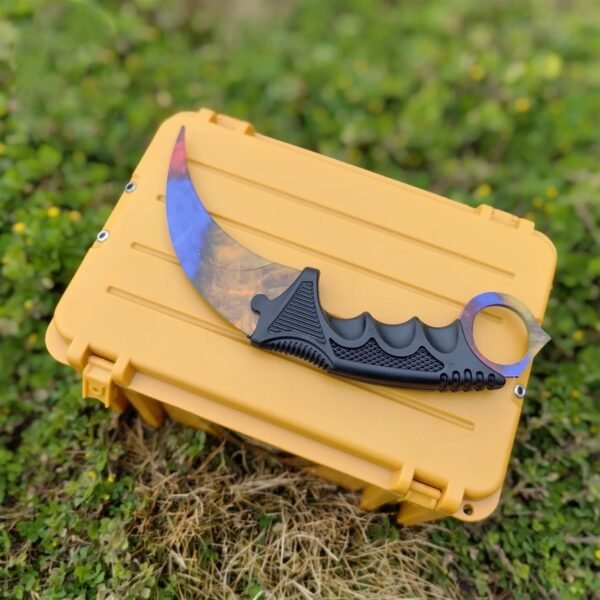 Karambit ✩ | Marble Fade