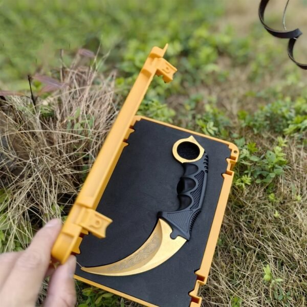 Karambit ✩ | Lore