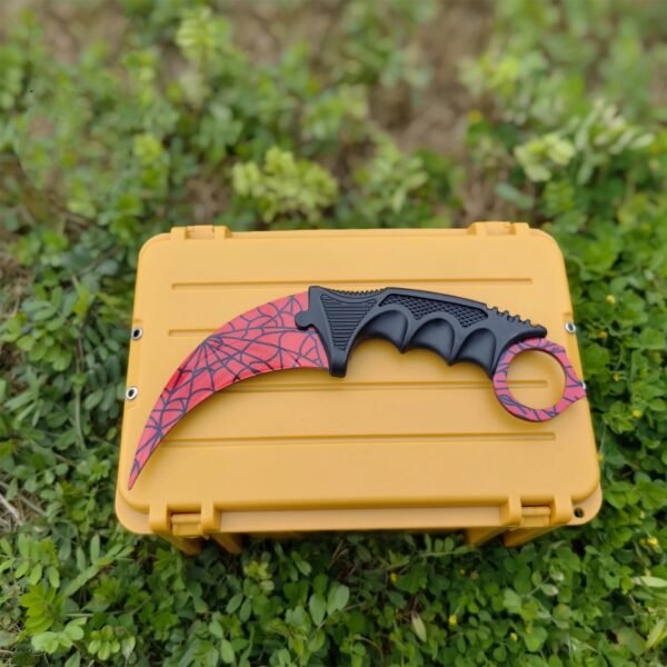 Karambit ✩ | Crimson Web