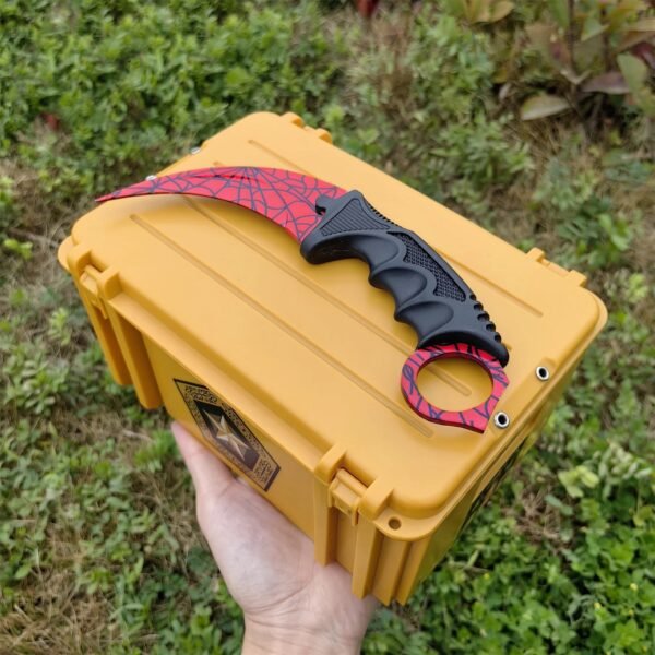 Karambit ✩ | Crimson Web