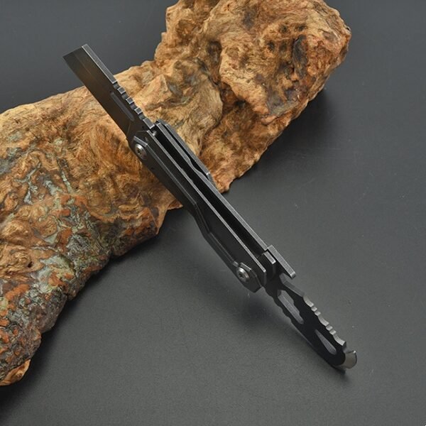 Multifunctional Folding Knife